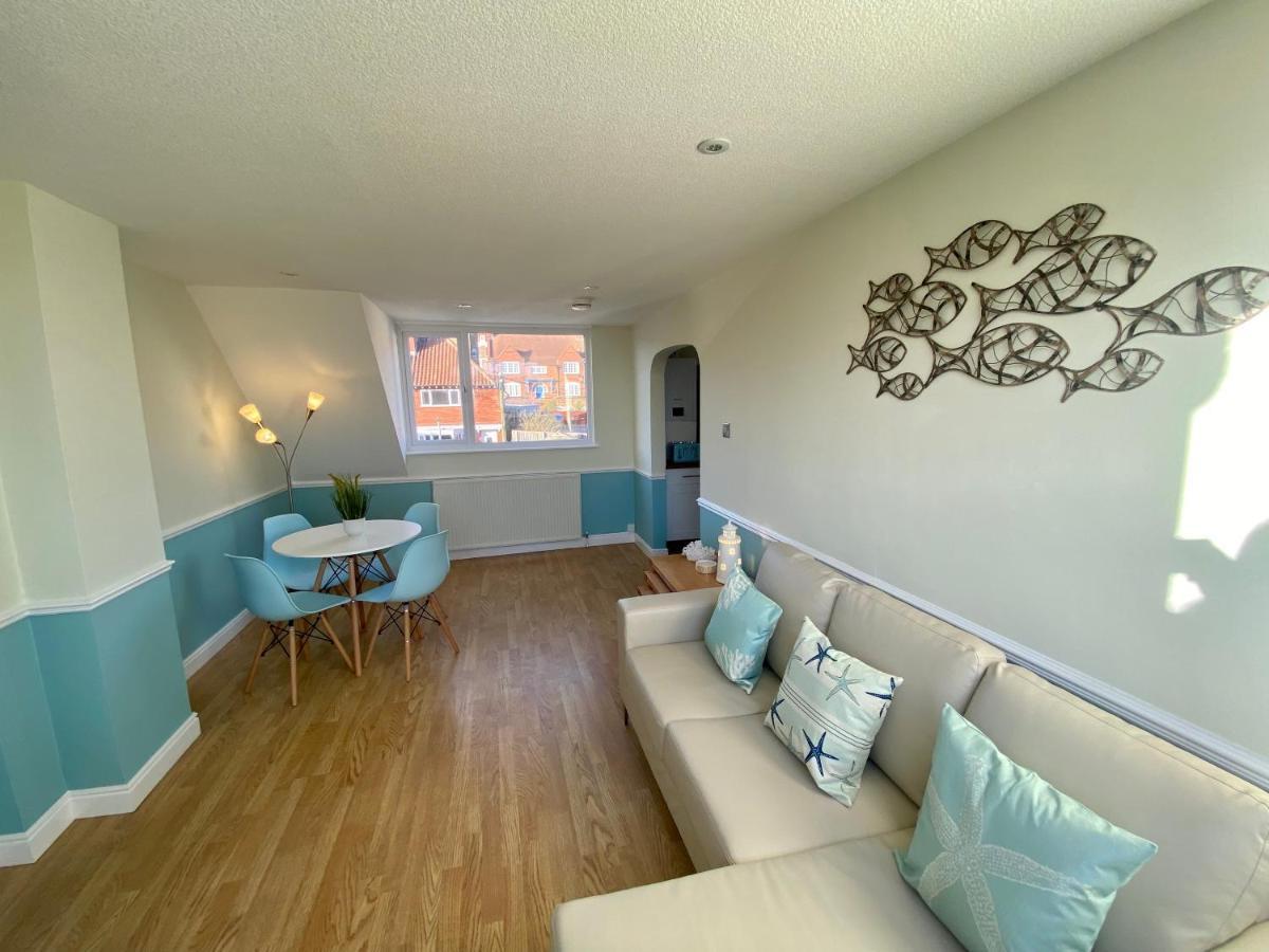 Apartamento Lighthouse View, One Min From Harbour & Beach Scarborough Exterior foto