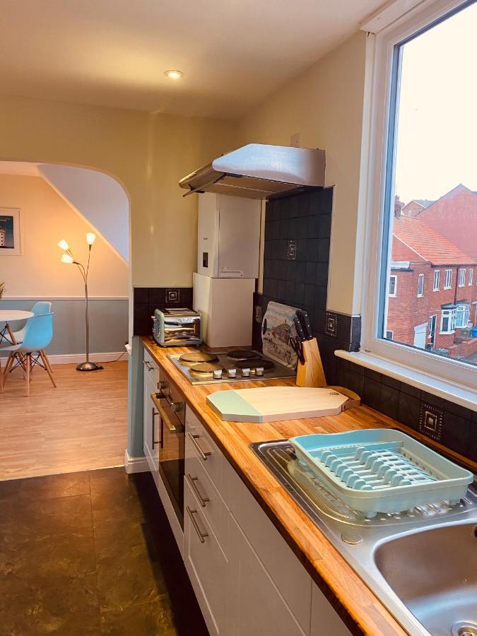 Apartamento Lighthouse View, One Min From Harbour & Beach Scarborough Exterior foto