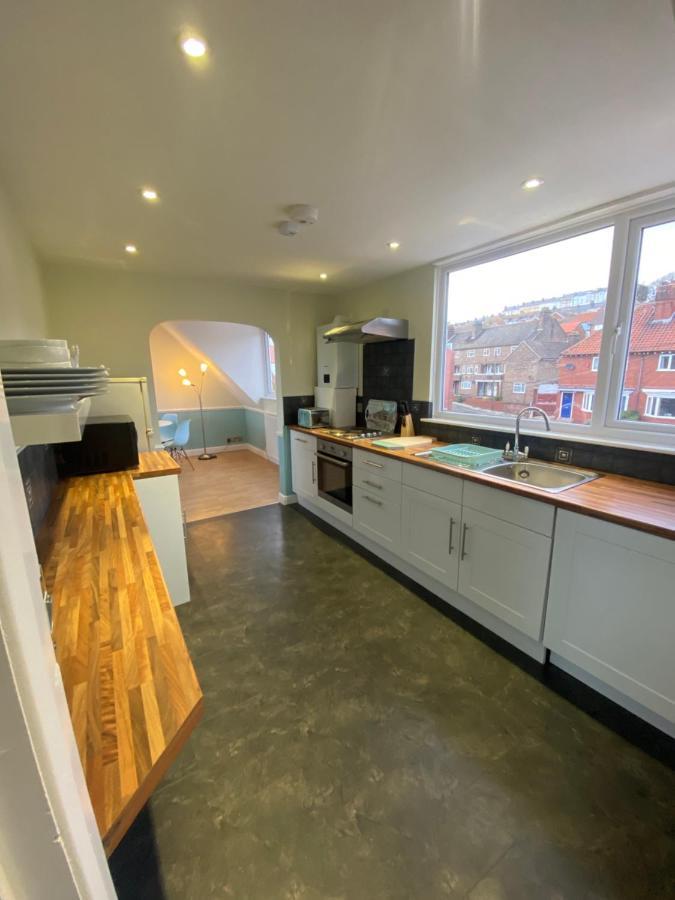 Apartamento Lighthouse View, One Min From Harbour & Beach Scarborough Exterior foto