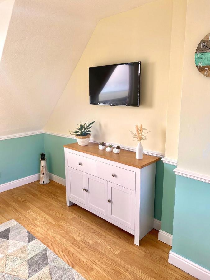 Apartamento Lighthouse View, One Min From Harbour & Beach Scarborough Exterior foto